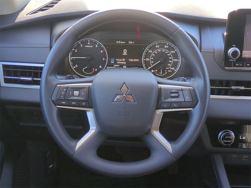 2024 Mitsubishi Outlander ES